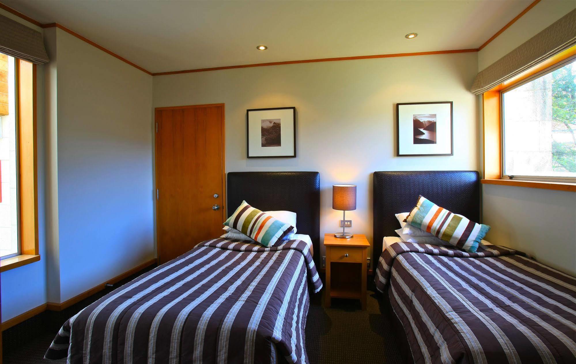 Distinction Te Anau Hotel&Villas Extérieur photo