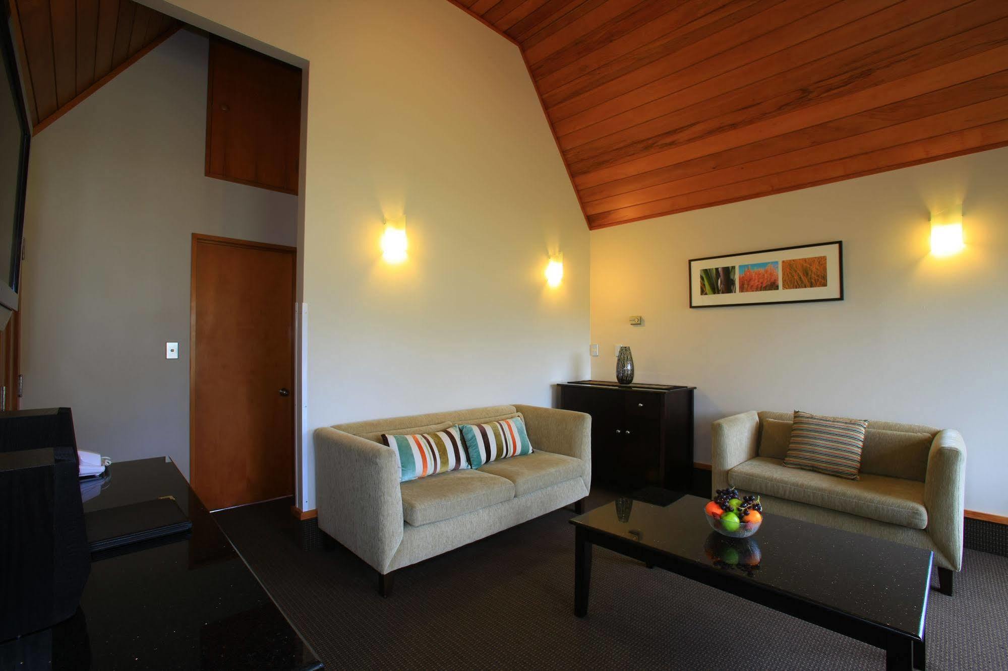Distinction Te Anau Hotel&Villas Extérieur photo